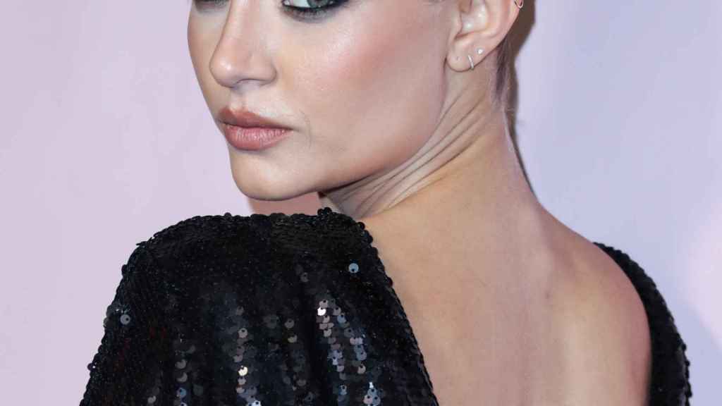 Obsesión 'shiny': la tendencia de maquillaje que arrasa este verano