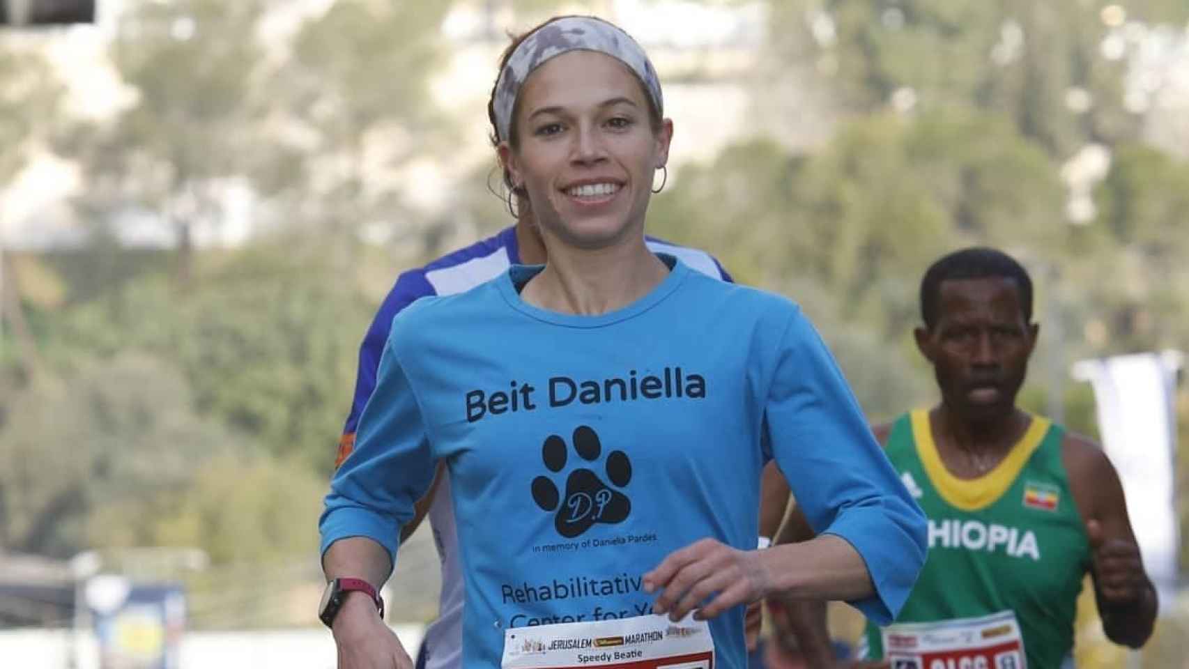 Bracha 'Beatie' Deutsch, atleta de maratón de religión ortodoxa. Foto: Instagram (@marathonmother)