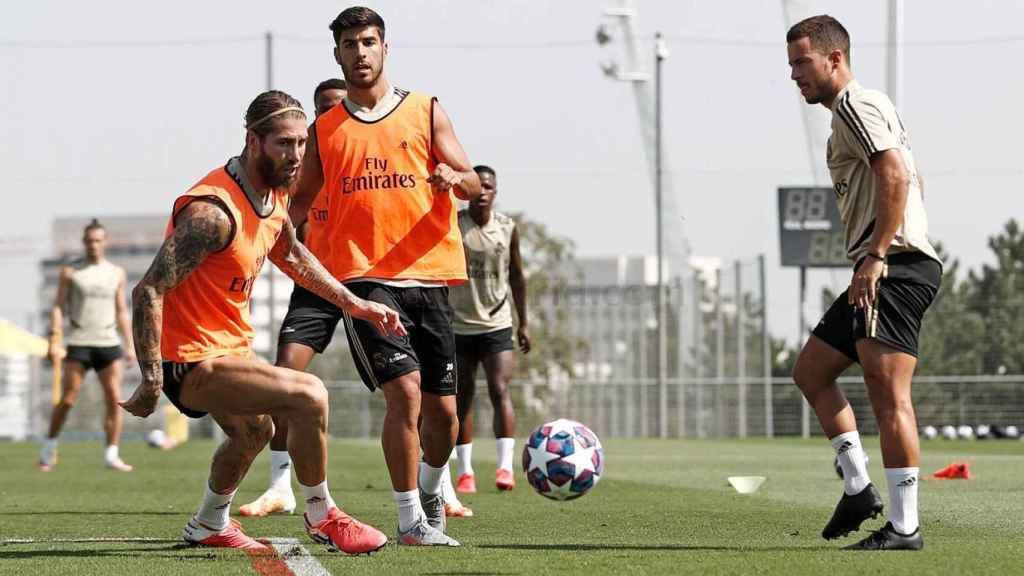 Hazard y Sergio Ramos en el entrenamiento del Real Madrid