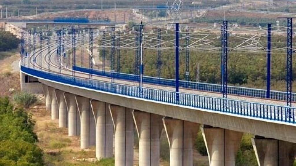 El acuerdo también recoge el mantenimiento del nuevo túnel del AVE de Madrid.