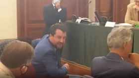 Matteo Salvini en el Senado, negándose al uso de la mascarilla.