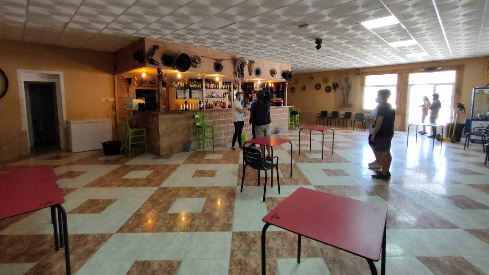 El interior del bar Layso, en El Álamo.