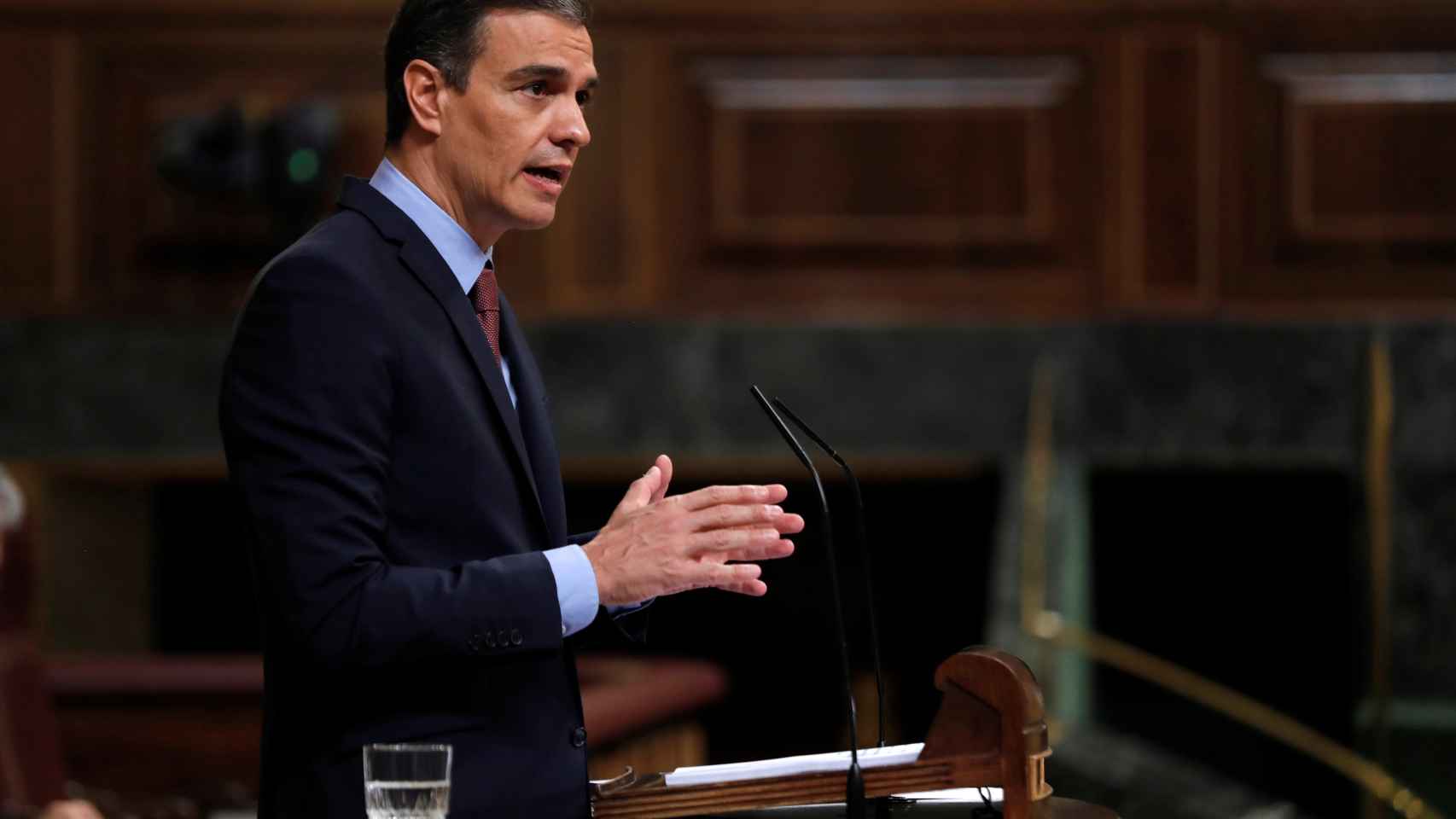 Pedro Sánchez, desde el atril, en el Congreso de los Diputados.