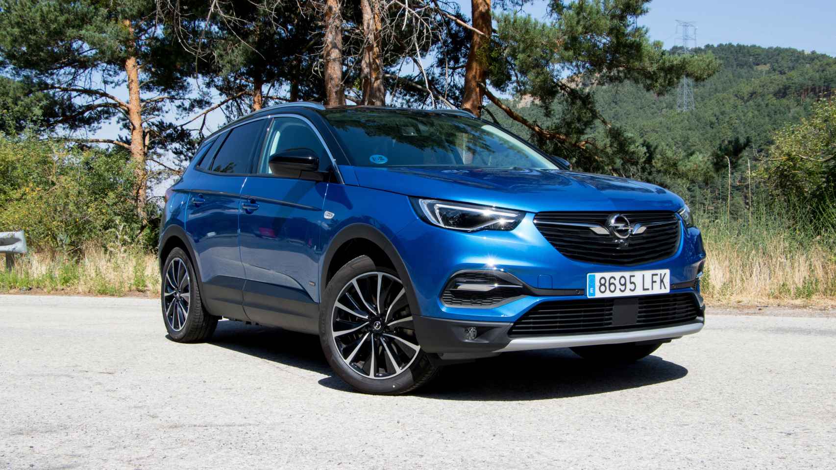 Opel incorpora a su gama SUV la versión híbrida enchufable del Grandland X.