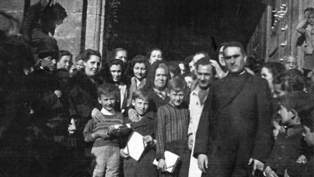 Recepción niños austriacos en Ágreda, Soria (1949).