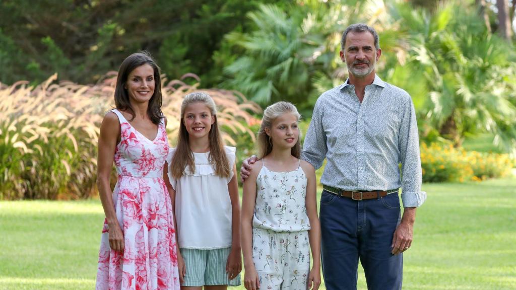 Felipe y Letizia con la princesa Leonor y la infanta Sofía.