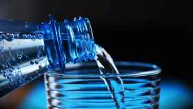 ¿Por qué beber mucha agua es perjudicial?