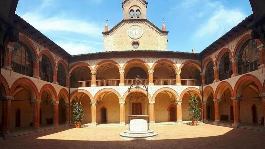 Interior del Real Colegio de España en Bolonia.