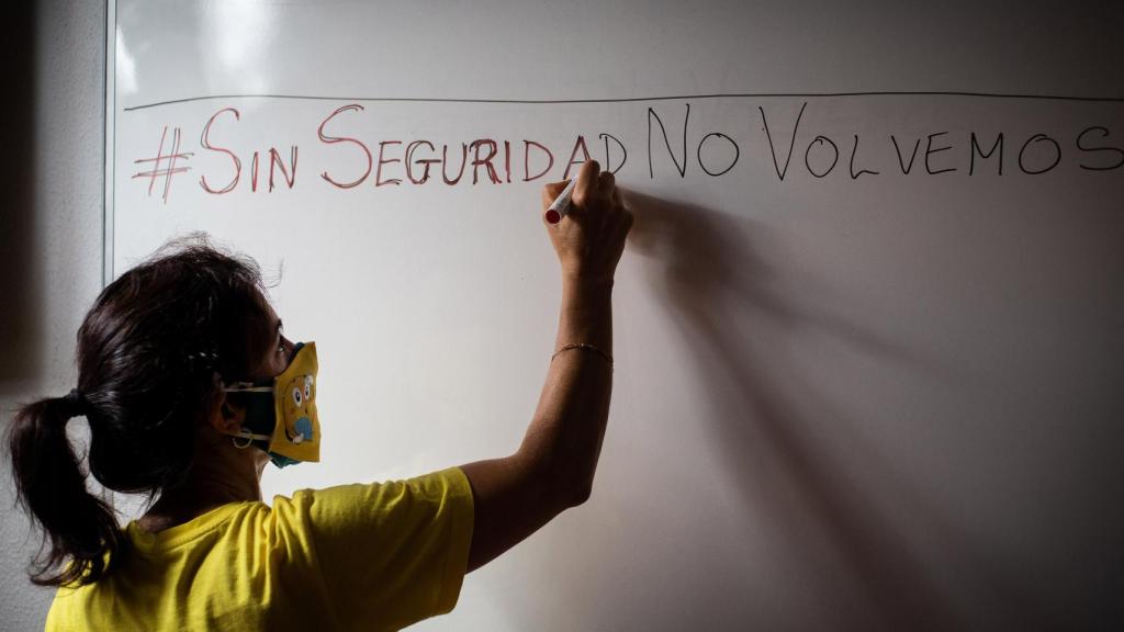 La plataforma de padres 'Escuela de Calor' apuesta por mantener a los escolares en casa hasta que se garantice la seguridad de profesores y alumnos.