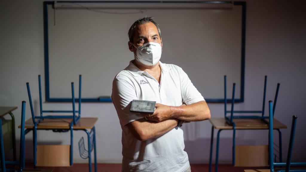 Alfonso, nombre ficticio, director de un Colegio de la Barriada Los Carteros, en Sevilla.