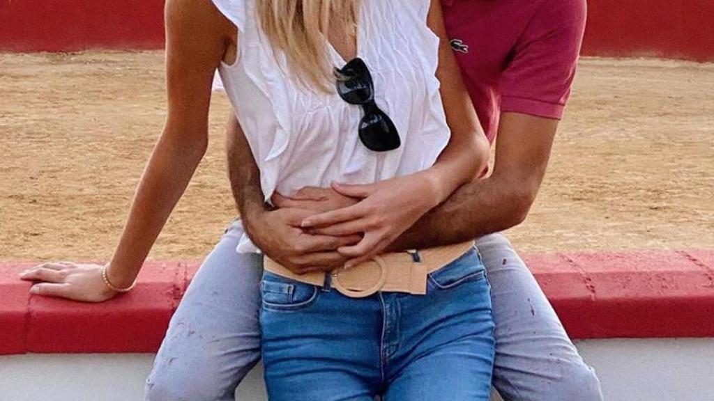 Ana Soria y Enrique Ponce, en su primera imagen juntos en redes sociales.