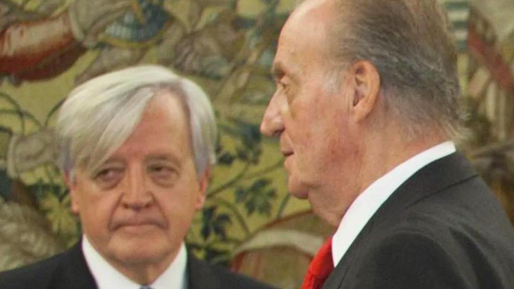 José Manuel Romero Moreno, conde de Fontao, junto al rey emérito.