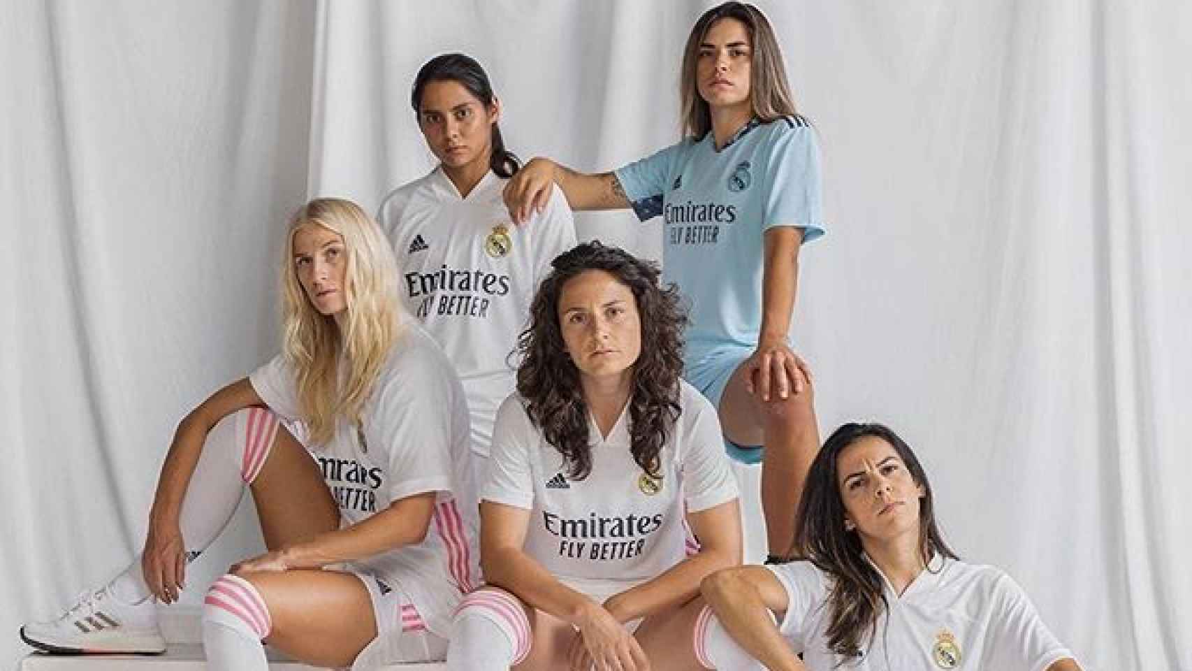 Jugadoras del Real Madrid Femenino, con la nueva camiseta