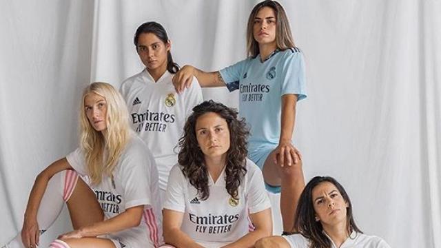 Jugadoras del Real Madrid Femenino, con la nueva camiseta