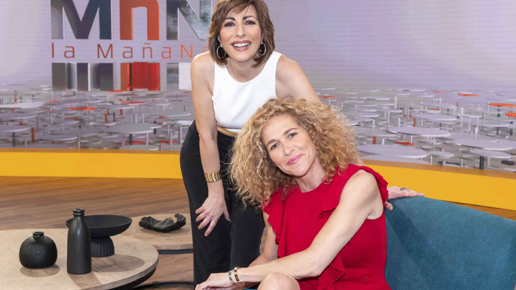 Mamen Asencio y Cristina Fernández en 'Las Mañanas de La1'.
