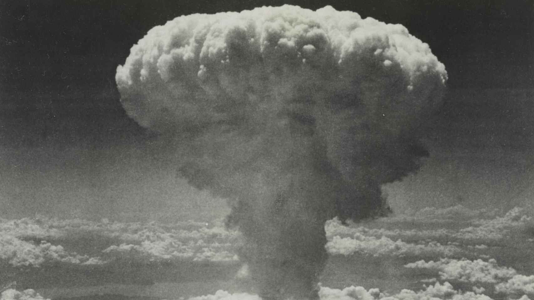 Hongo nuclear resultante de la detonación de la bomba de Hiroshima