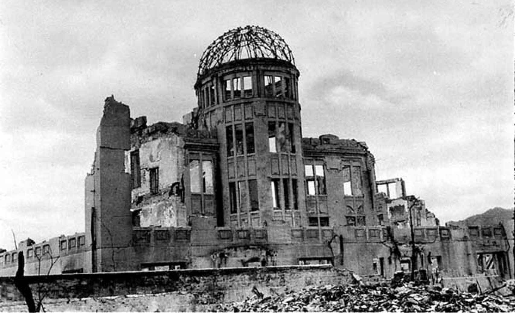 El antiguo Salón de Promoción Industrial de la Prefectura de Hiroshima, actualmente llamado Monumento de la Paz de Hiroshima.