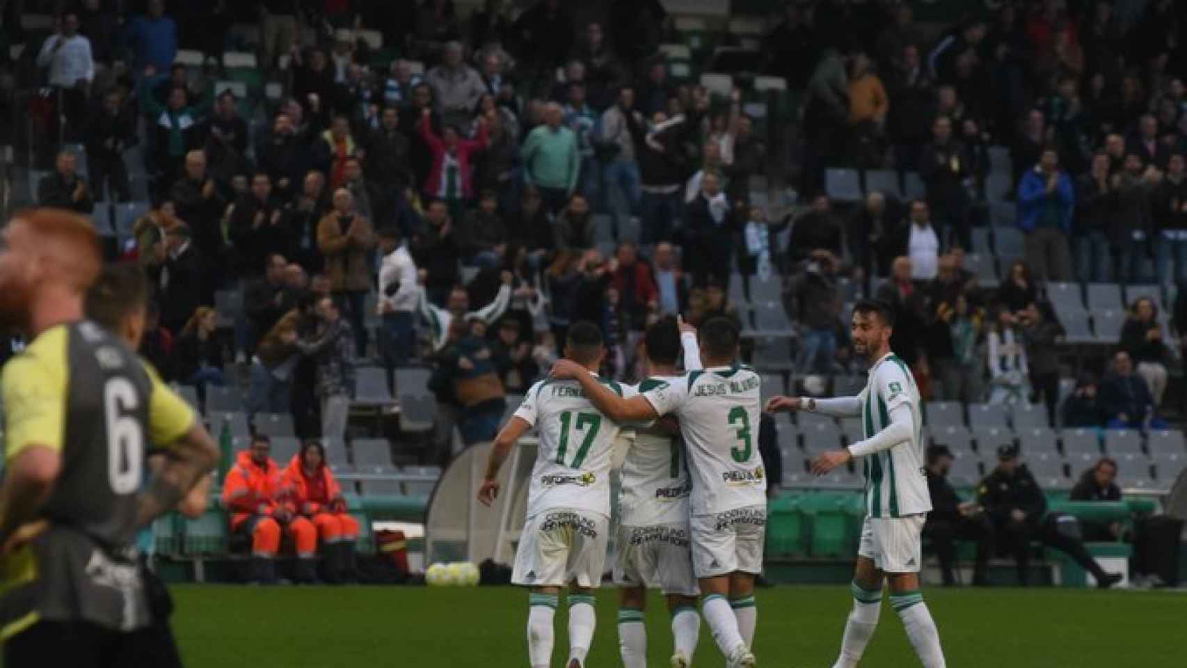 Los jugadores del Córdoba durante un partido