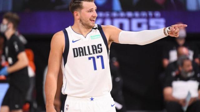 Luka Doncic contra los Sacramento Kings