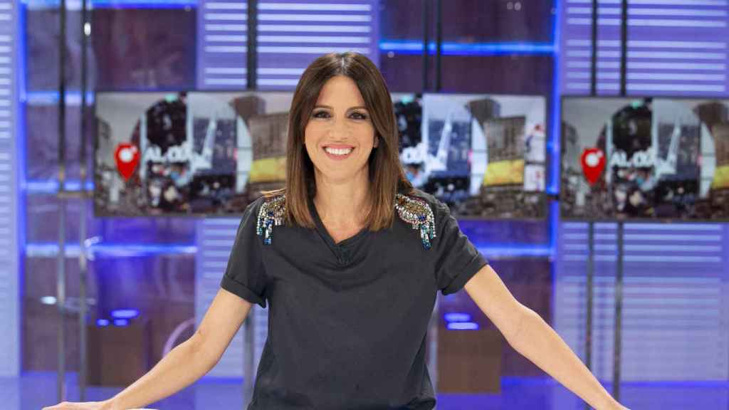 Mónica Sanz se ha puesto al frente de 'Cuatro al día' este verano.
