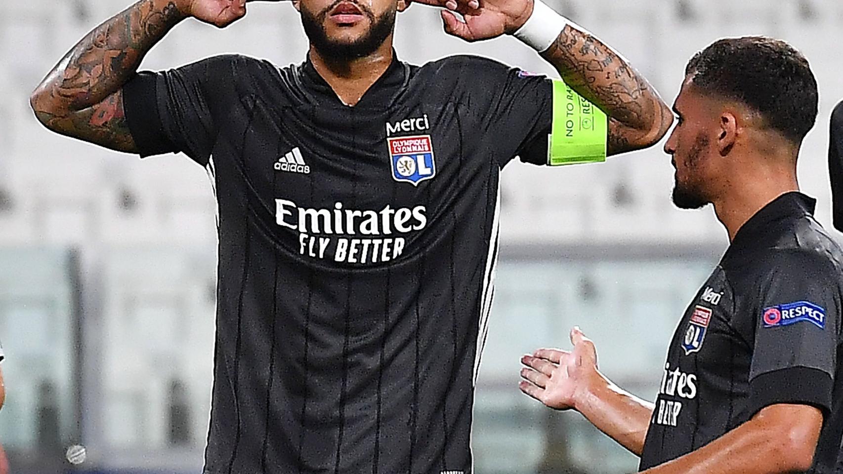 Depay celebra su gol a la Juventus con el Lyon