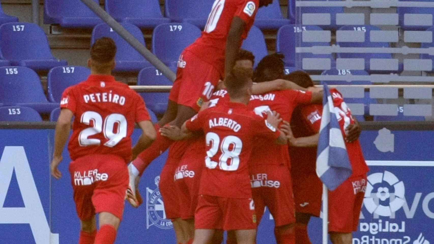 El Fuenlabrada celebra un gol ante el Deportivo de La Coruña