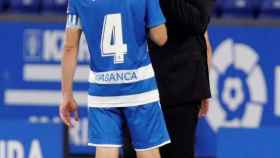 Sandoval habla con el capitán del Deportivo de La Coruña, Álex Bergantiños