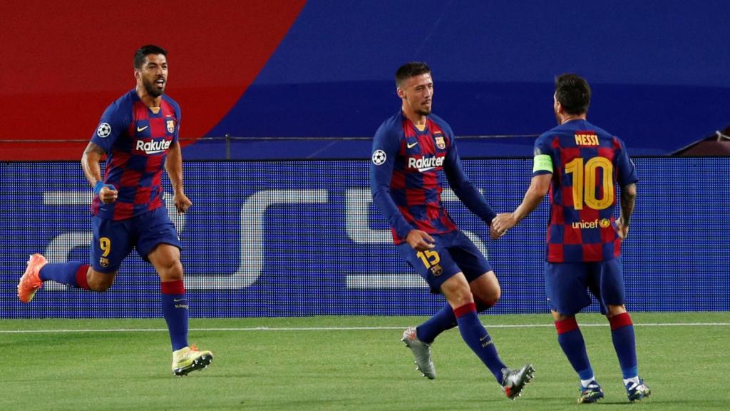 Leo Messi, Clement Lenglet y Luis Suárez celebran el gol del argentino