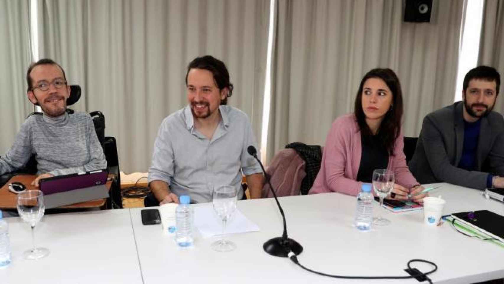 De izquierda a derecha: Pablo Echenique, Pablo Iglesias, Irene Montero y Juanma del Olmo.