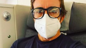 Fernando Alonso en el avión rumbo a Estados Unidos
