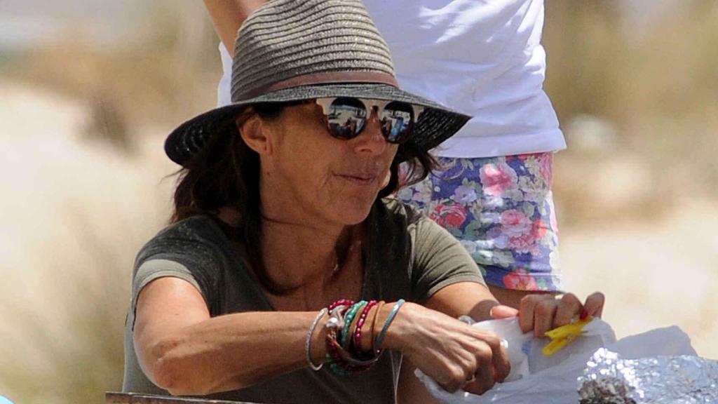 La presentadora está tratando de sanar sus heridas en su tierra natal.