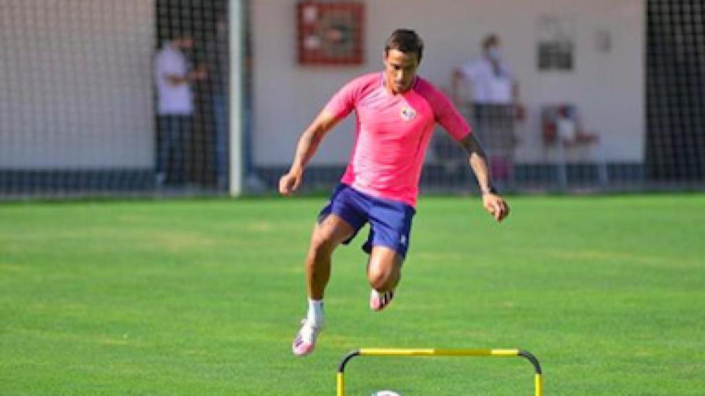 Oscar Trejo durante un entrenamiento del Rayo Vallecano