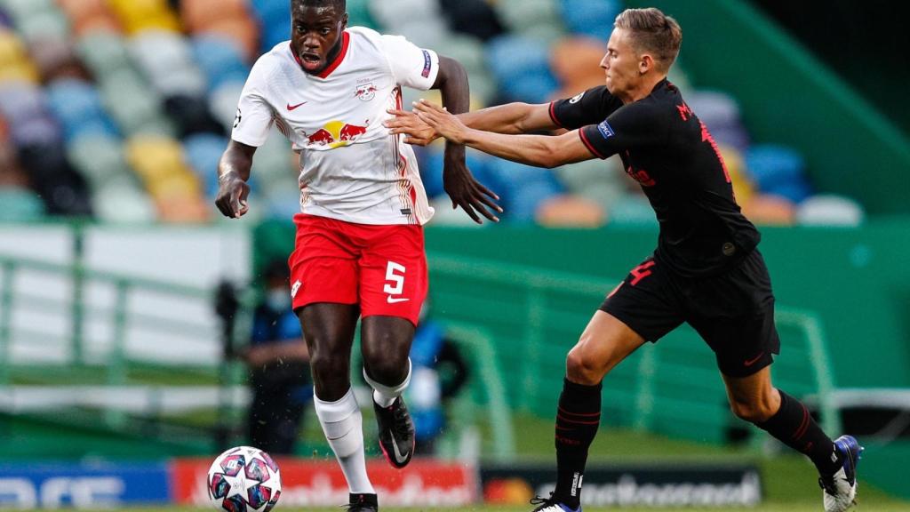 Upamecano contra Marcos Llorente