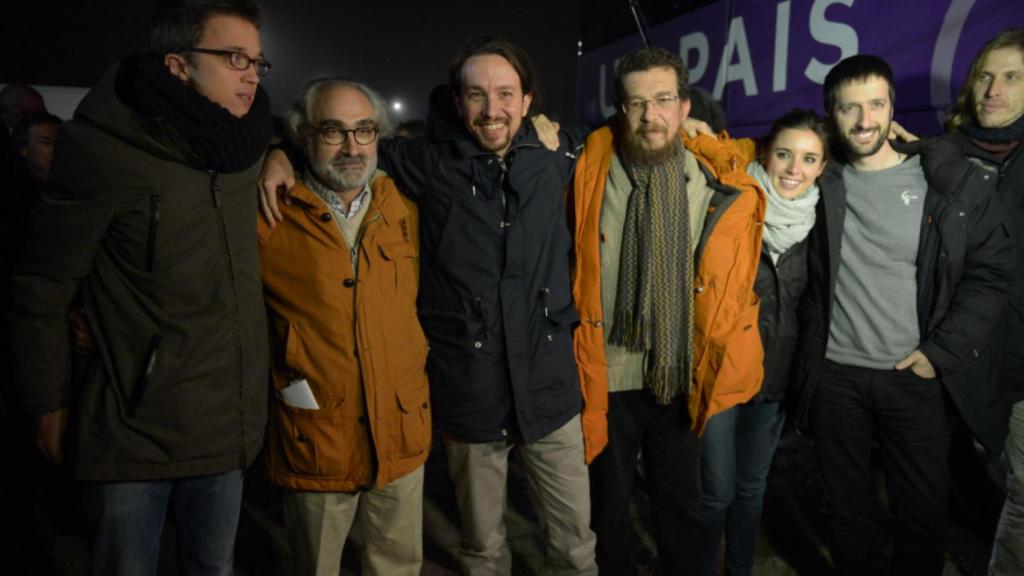 Íñigo Errejón, Pablo Iglesias, Irene Montero y Juanma del Olmo (en el extremo derecho), en 2015.