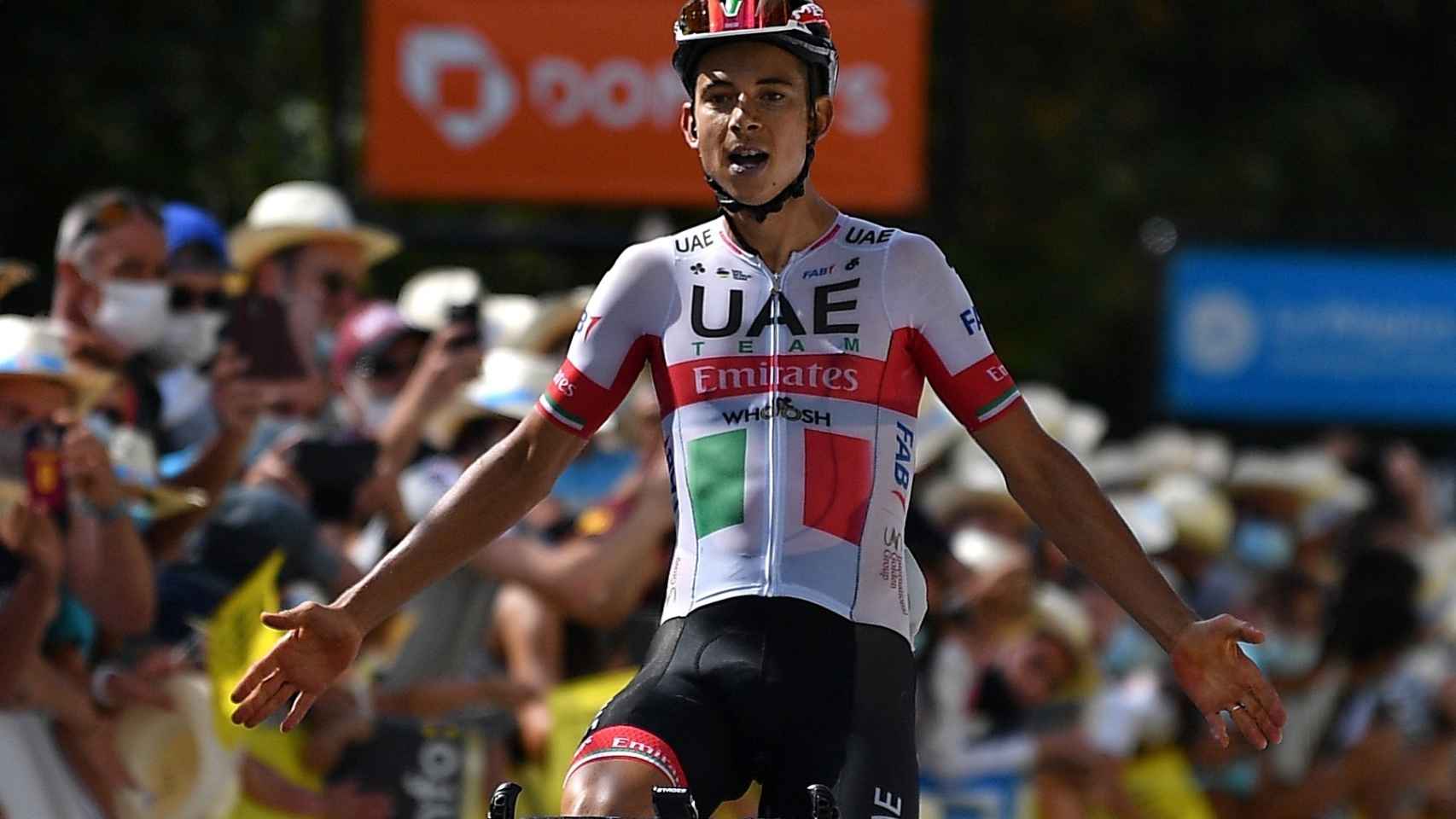 Davide Formolo celebra su victoria en la tercera etapa del Dauphiné