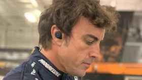 Fernando Alonso con los auriculares exclusivos