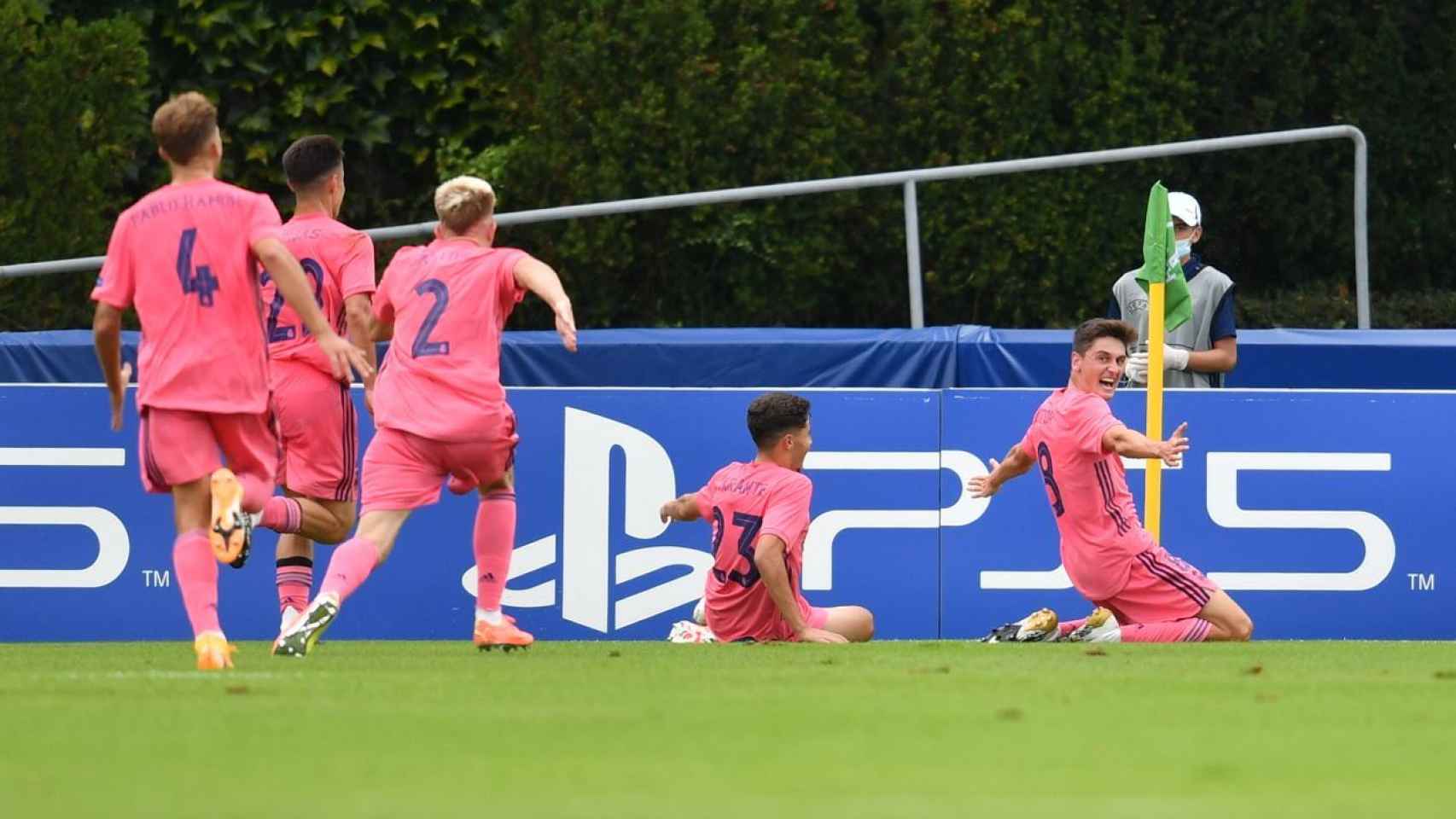 Dotor celebra su gol con el Real Madrid en la UEFA Youth League