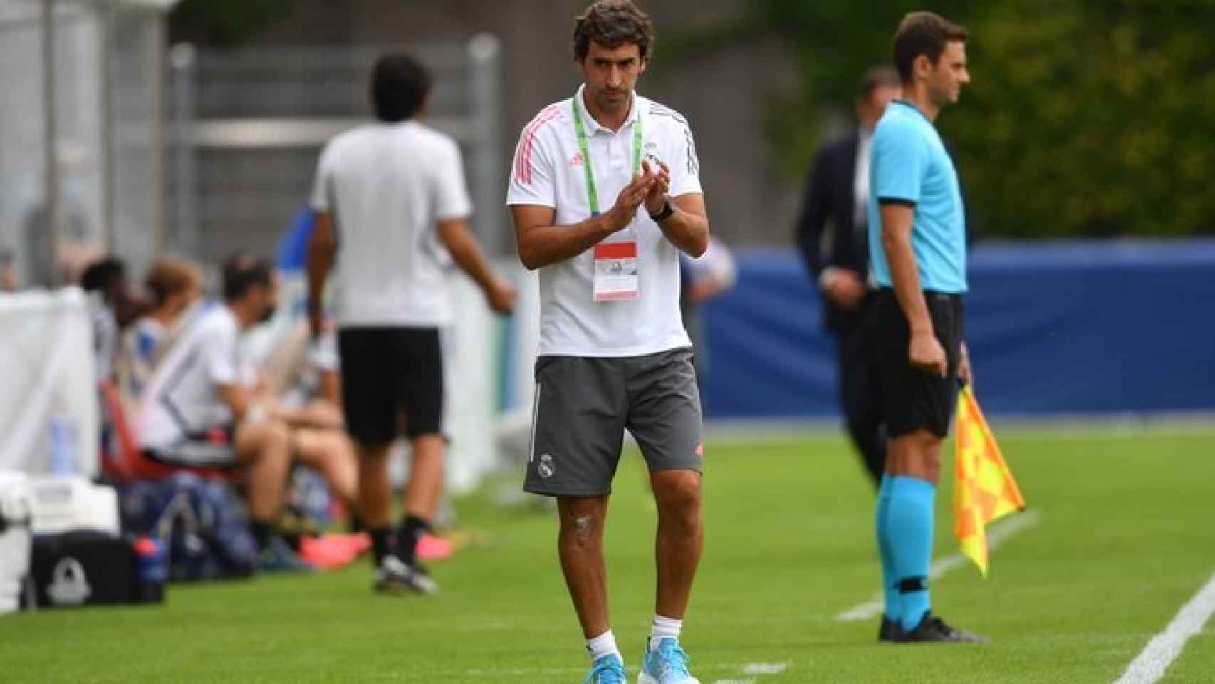 Raúl dando órdenes al Real Madrid durante la UEFA Youth League