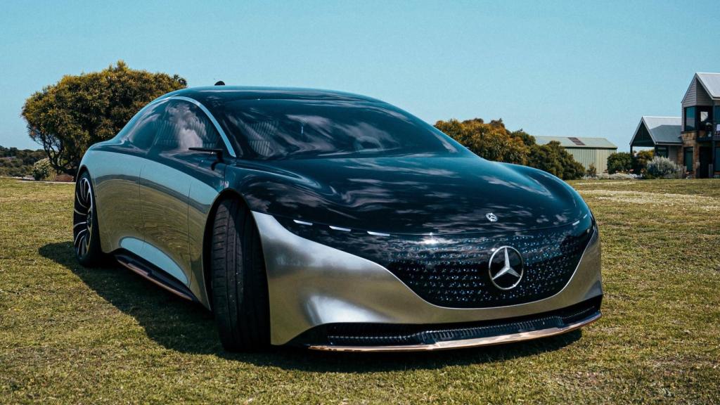 Mercedes continúa su carrera hacia la electrificación con este modelo.