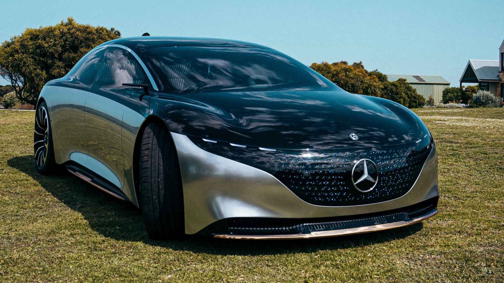 Mercedes continúa su carrera hacia la electrificación con este modelo.