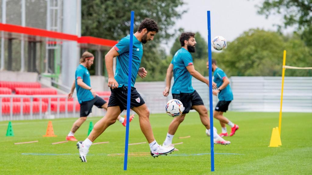 Raúl García entrenando con el Athletic Club
