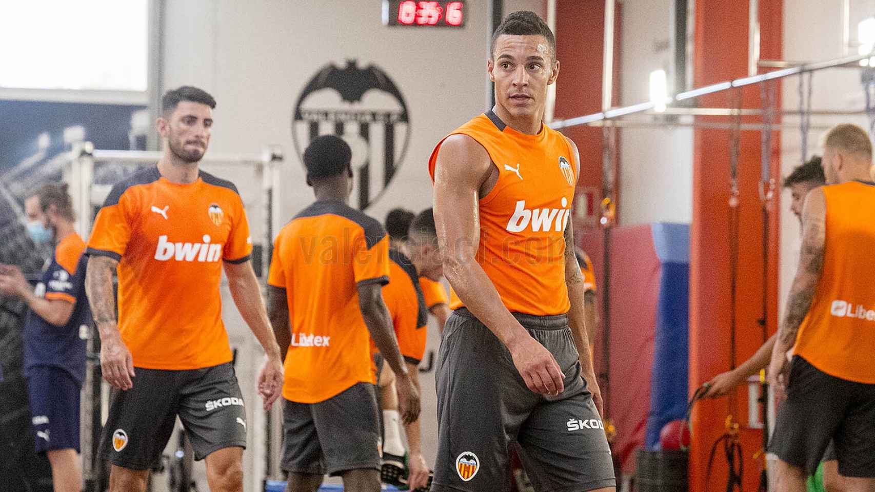 Rodrigo Moreno, durante un entrenamiento en el gimnasio en la pretemporada del Valencia de cara al año 2020/2021