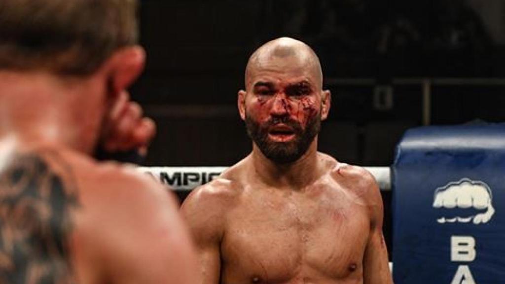 Combate de boxeo a manos desnudas. Instagram (@bareknucklefc)