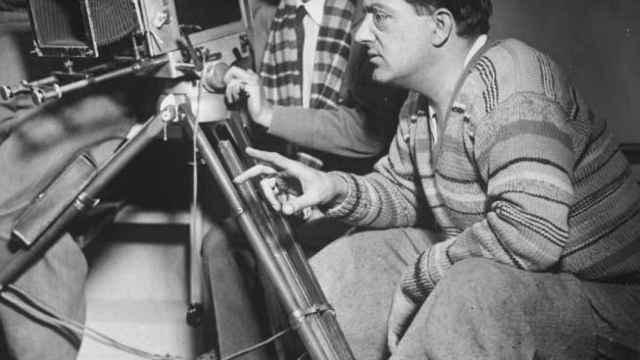 Fritz Lang en el rodaje de La mujer en la Luna, 1929 .