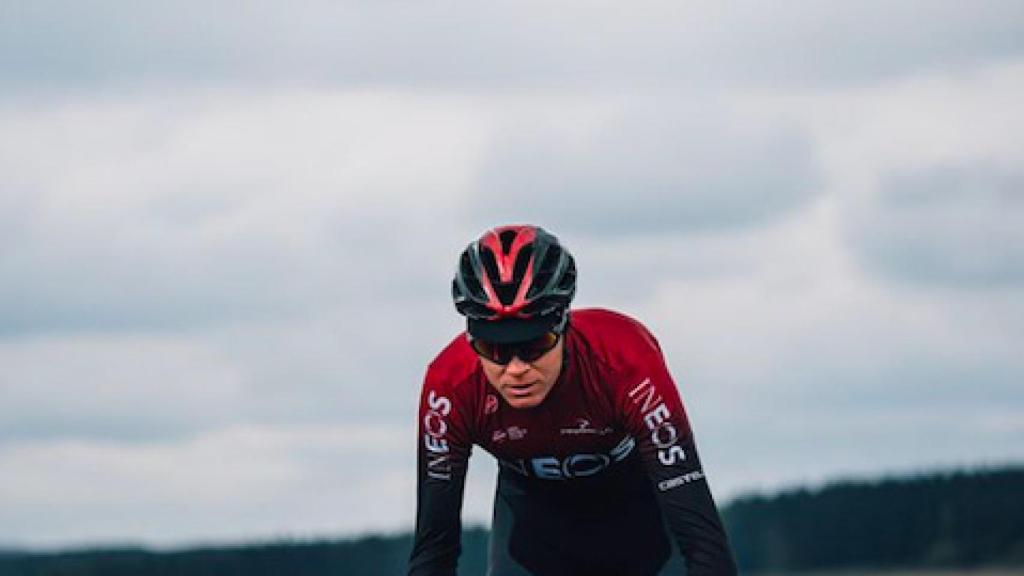 Froome durante un entrenamiento con Ineos