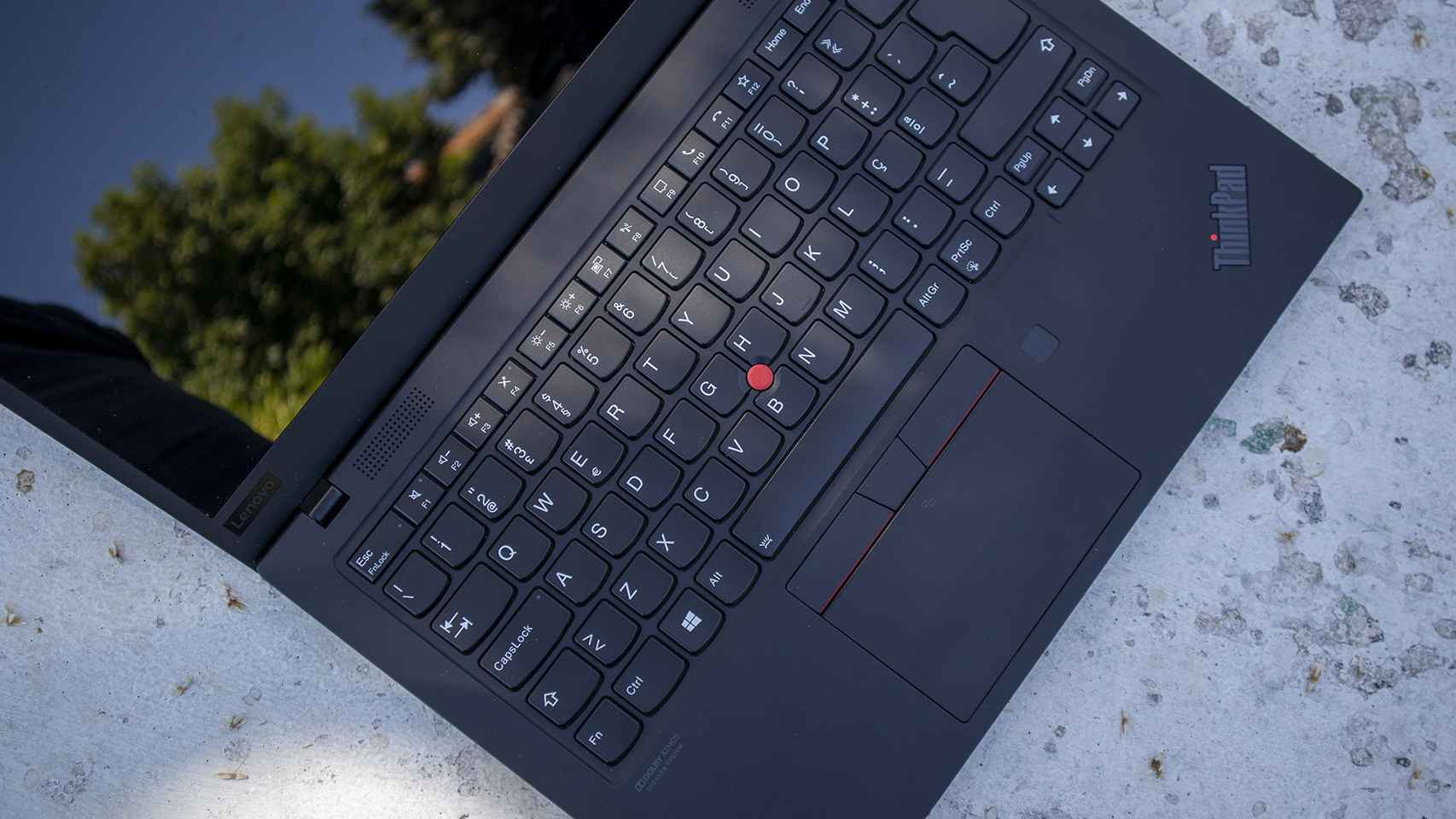 Análisis: Probamos el ThinkPad X1 Carbon, el portátil perfecto más