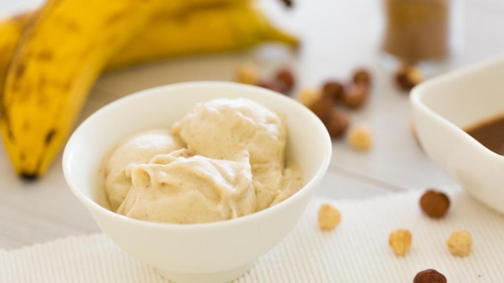 Cómo hacer helado casero con un solo ingrediente Helado-recetas-trucos_514460359_158088491_1024x576