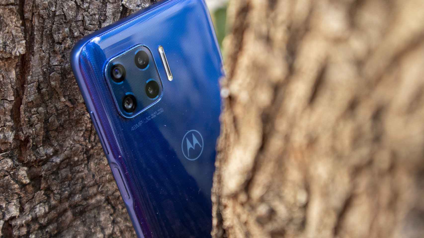 Este Motorola puede ser el móvil barato que buscas con Android 13 y lo  hemos encontrado