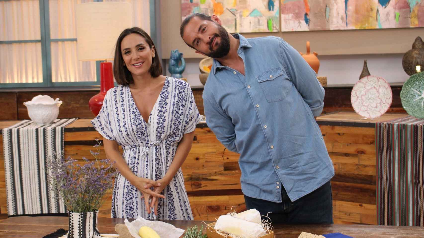 El chef Peña y Tamara Falcó llevan un mes al frente de 'Cocina al punto'.
