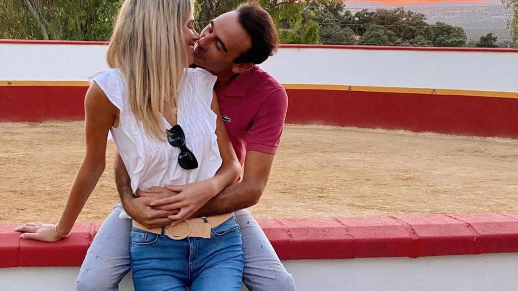 Primera imagen que Enrique Ponce subió a Instagram junto a Ana Soria.